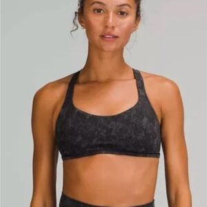 Lululemon Free to Be Wild Sports Bra size 4